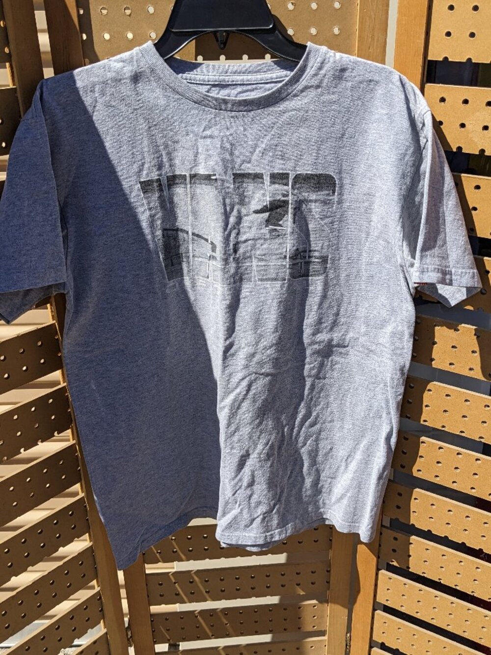 **Moving Sale** Vans Off the Wall Classic SS T-Shirt Sz M *Fundraiser Item*